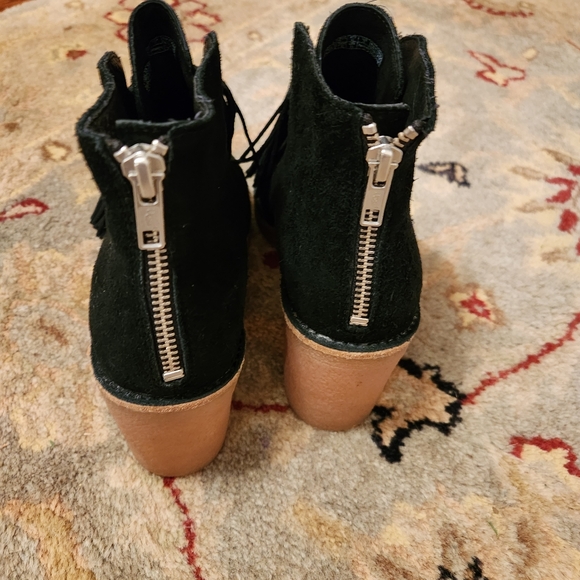 Ugg black suede Corin booties with fringe size 7 - Picture 5 of 8